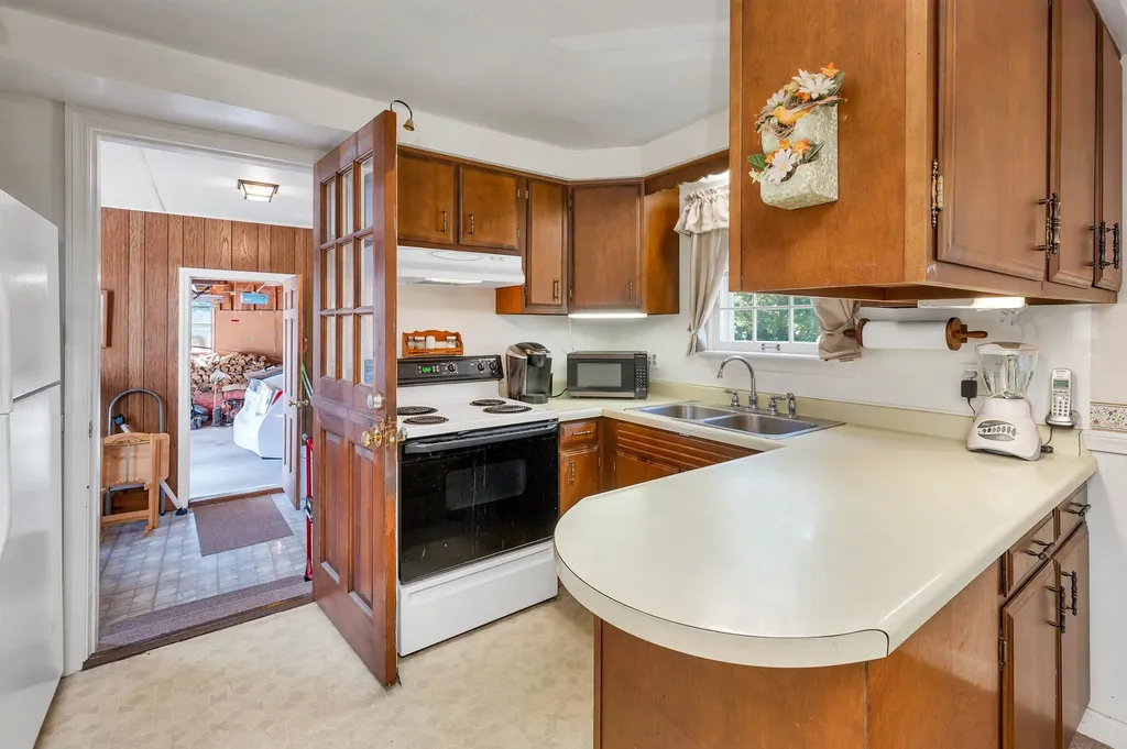 10 Hilltop Drive Wakefield NH 03872