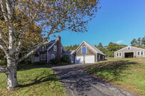 97 Mast Road Lee NH 03861