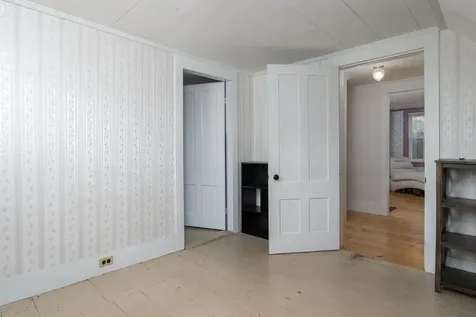 97 Mast Road Lee NH 03861