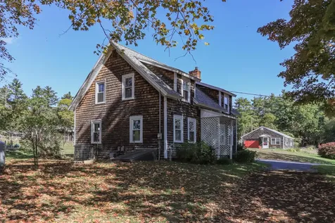 97 Mast Road Lee NH 03861