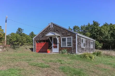 97 Mast Road Lee NH 03861