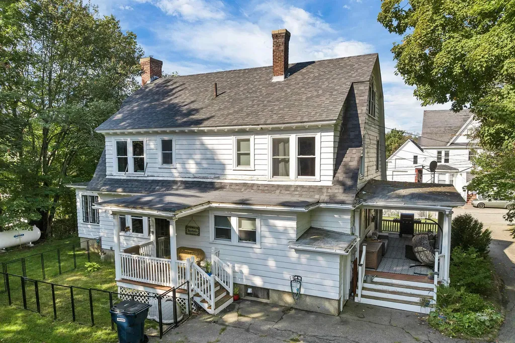 6 Arch Street Northfield NH 03276