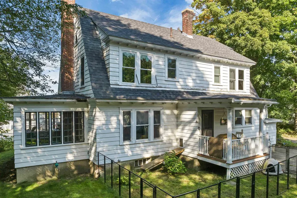 6 Arch Street Northfield NH 03276