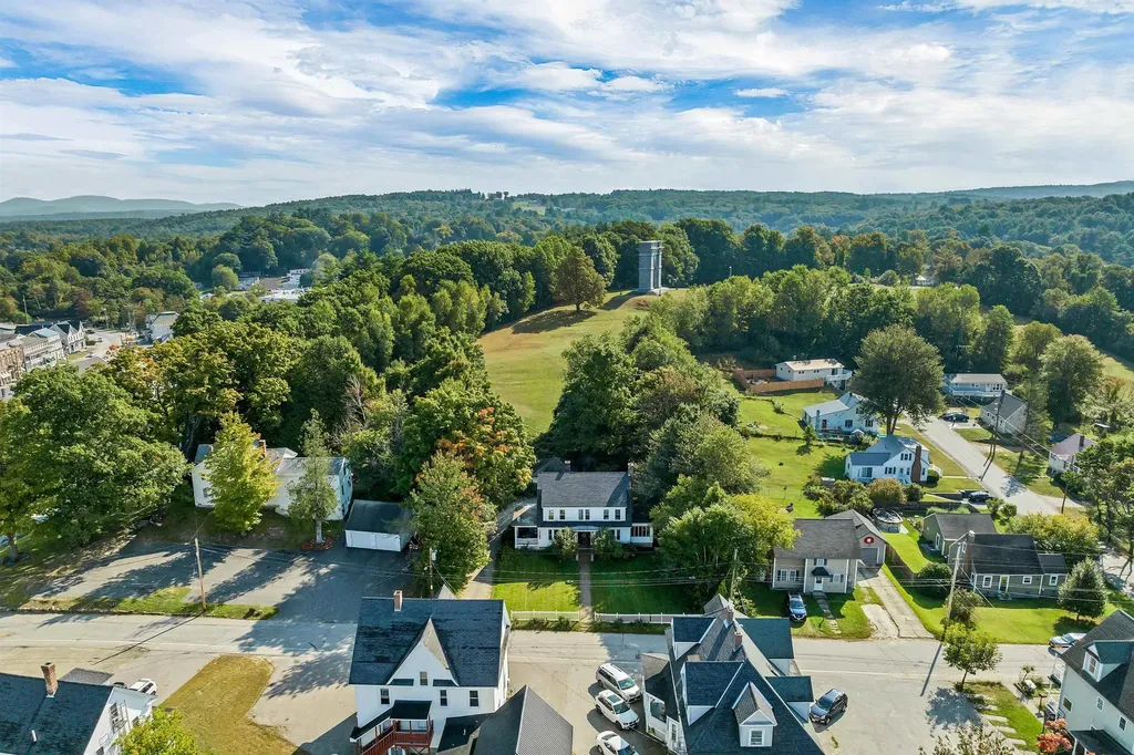 6 Arch Street Northfield NH 03276