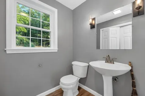 948 Beauty Hill Road Barnstead NH 03218