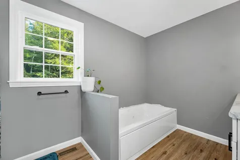 948 Beauty Hill Road Barnstead NH 03218