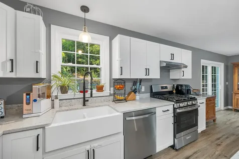 948 Beauty Hill Road Barnstead NH 03218