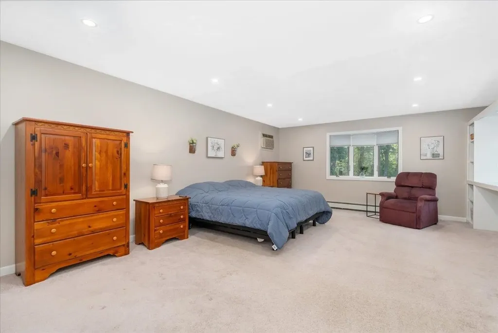 17 Melba Drive Hudson NH 03051