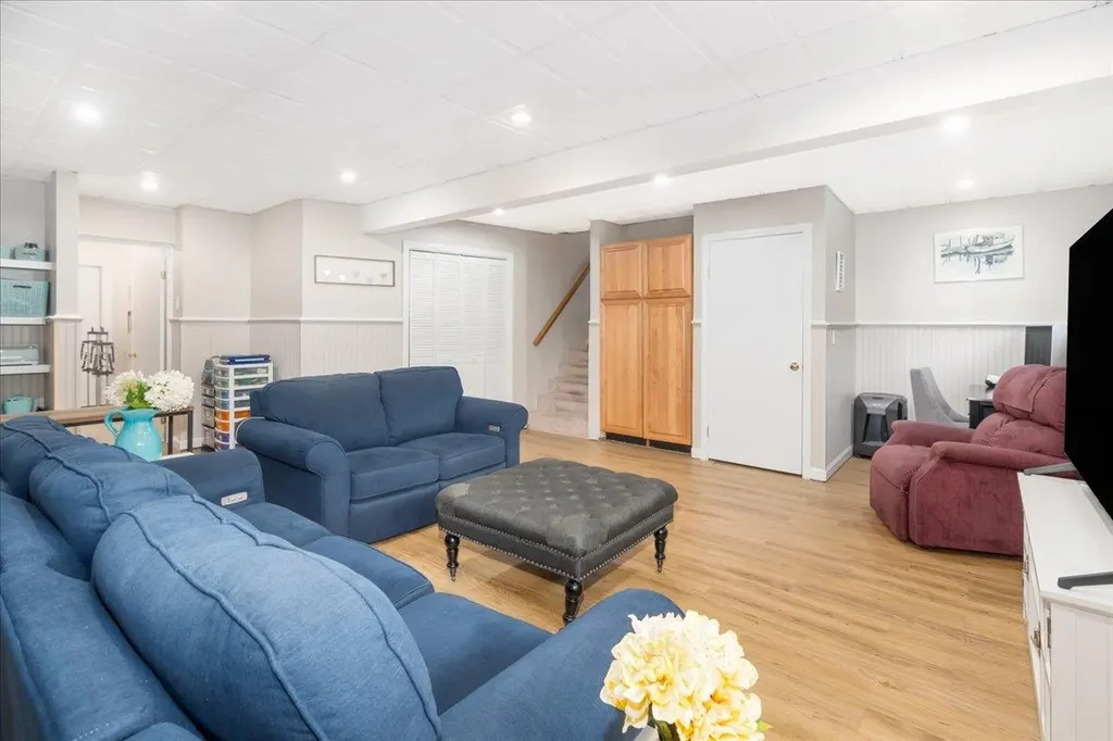 17 Melba Drive Hudson NH 03051