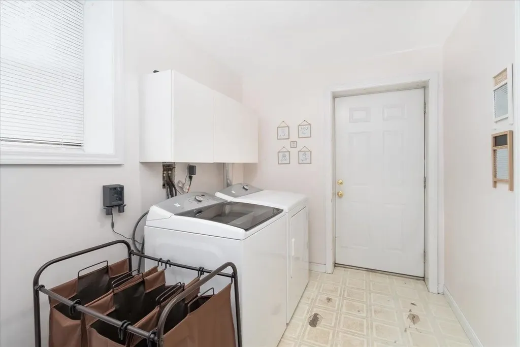 17 Melba Drive Hudson NH 03051