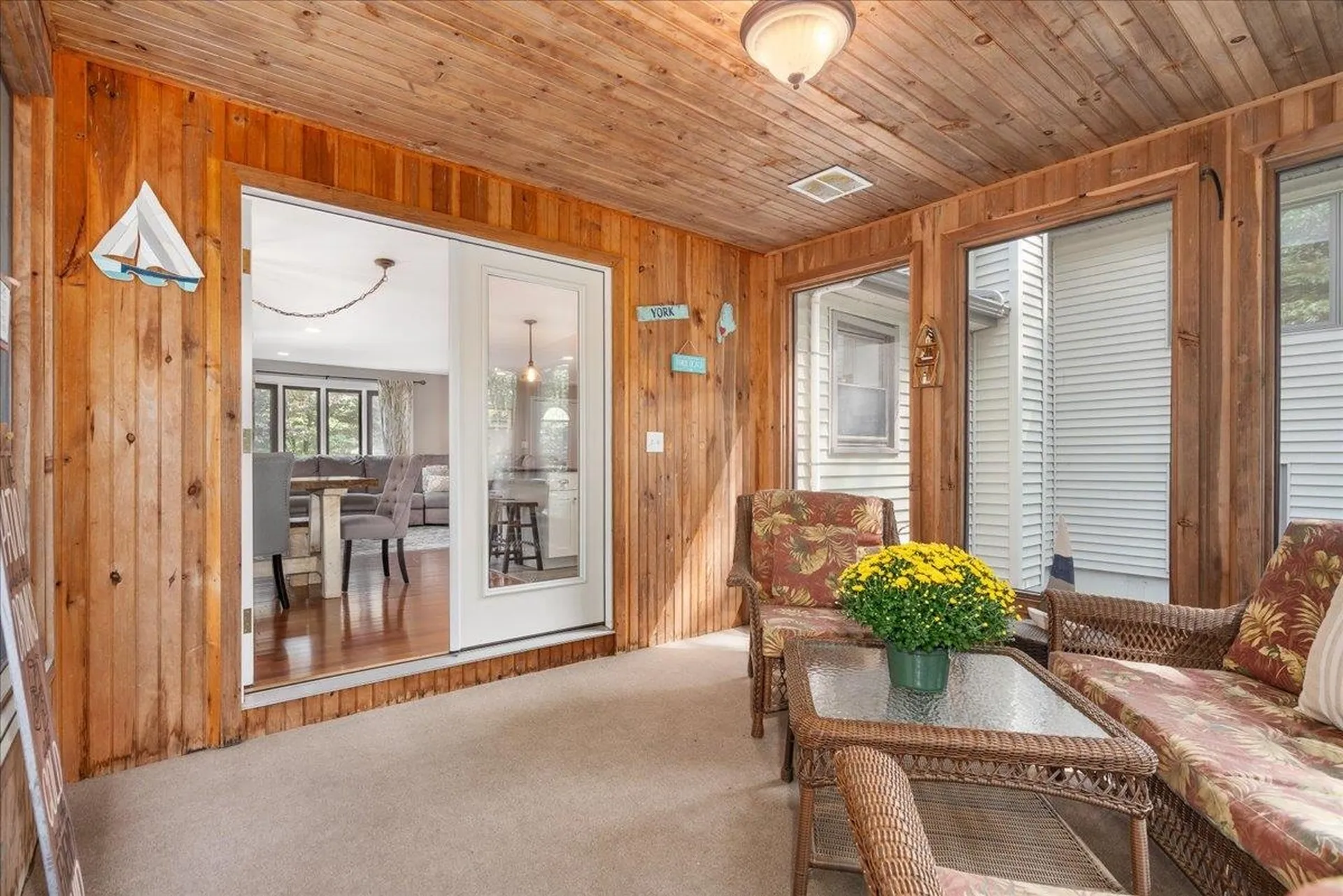 17 Melba Drive Hudson NH 03051