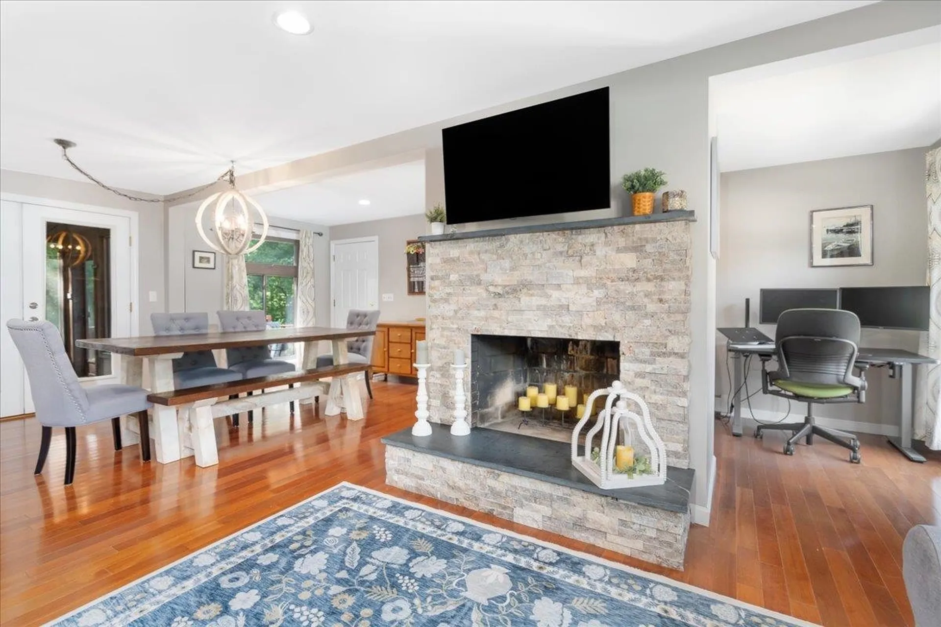 17 Melba Drive Hudson NH 03051