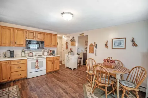 9 Squamscott Avenue Derry NH 03038