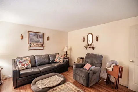 9 Squamscott Avenue Derry NH 03038