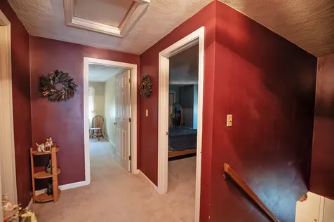 9 Squamscott Avenue Derry NH 03038