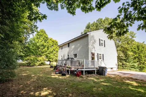 9 Squamscott Avenue Derry NH 03038