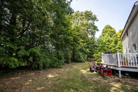 9 Squamscott Avenue Derry NH 03038