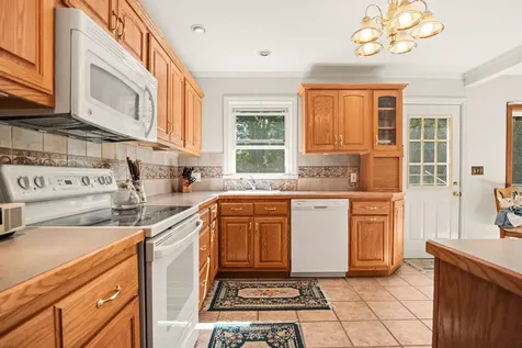7 Taylor River Road Hampton Falls NH 03844