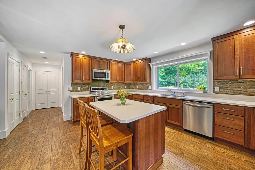 24 Cummings Drive Newbury NH 03255