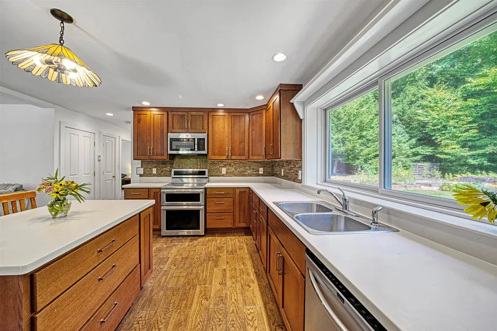 24 Cummings Drive Newbury NH 03255