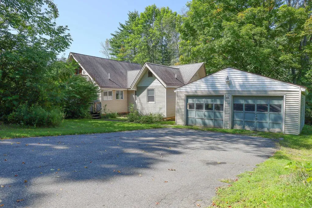762 East Road Cornish NH 03745
