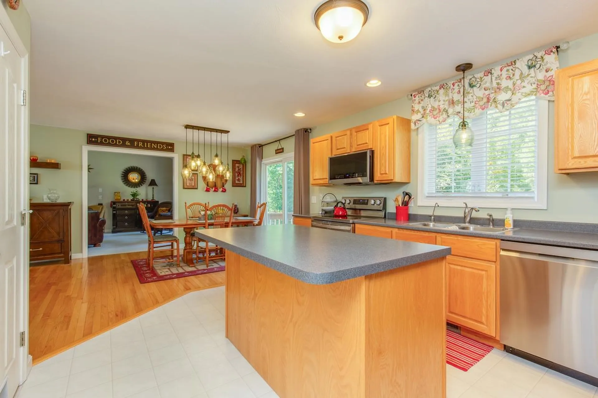 20 Sherman Drive Raymond NH 03077