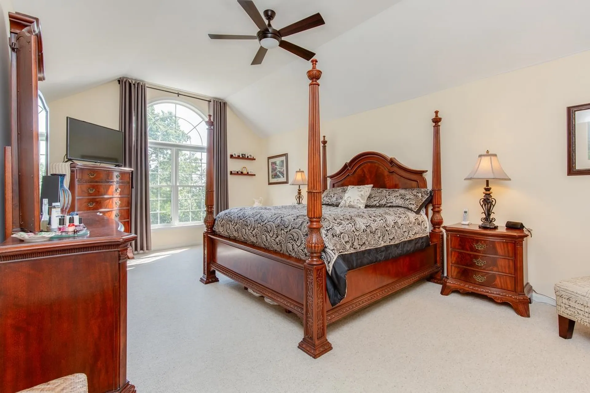 20 Sherman Drive Raymond NH 03077