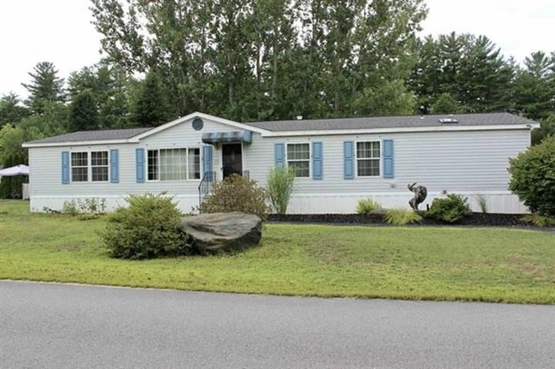 25 Seneca Street Rochester NH 03867