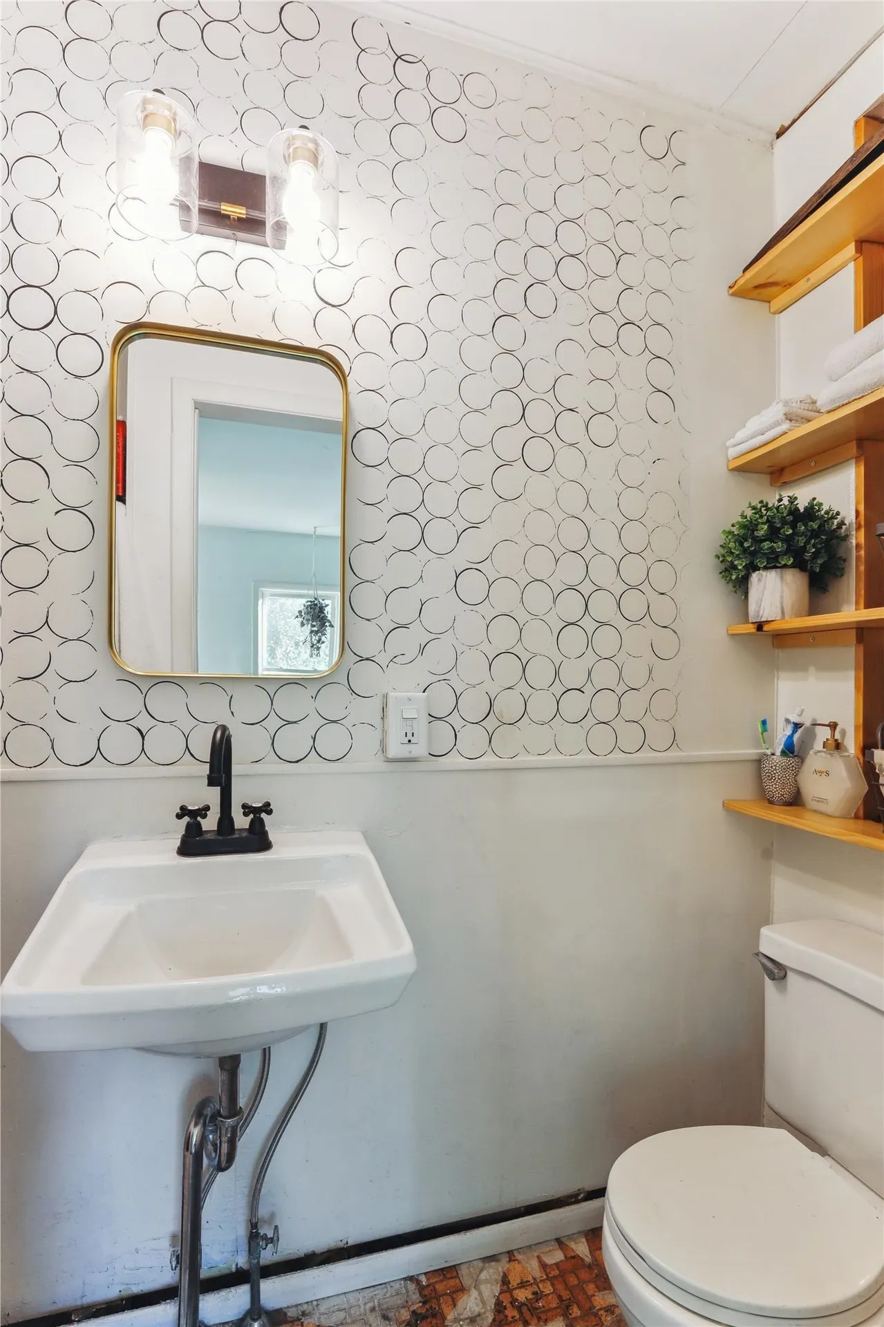 186 West Street Essex VT 05452