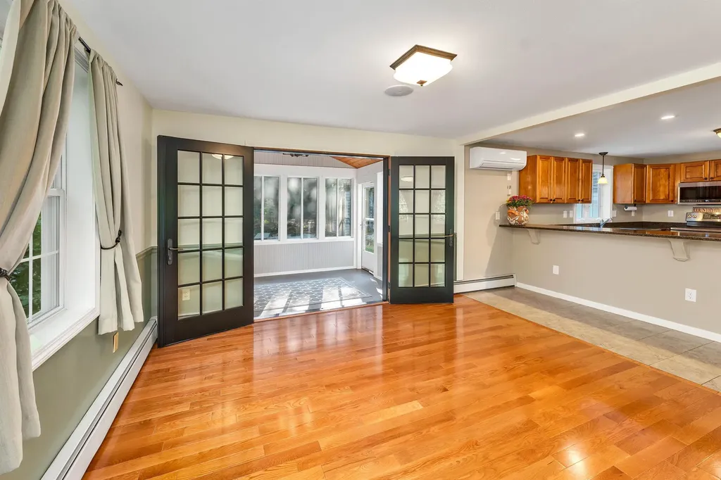 21 Cindy Drive Hooksett NH 03106