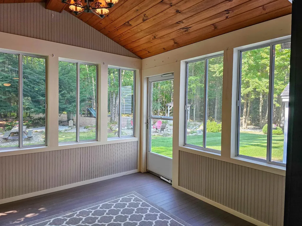 21 Cindy Drive Hooksett NH 03106