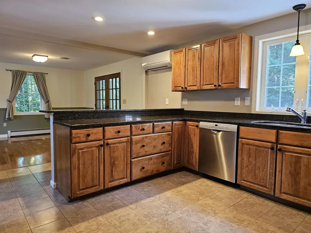 21 Cindy Drive Hooksett NH 03106