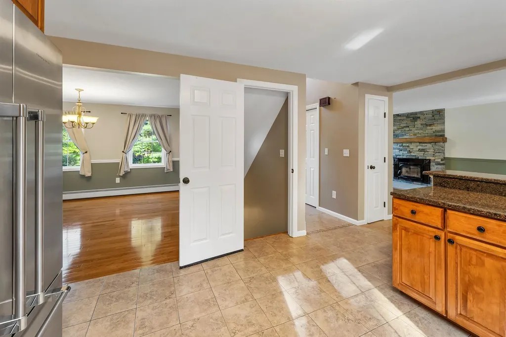 21 Cindy Drive Hooksett NH 03106