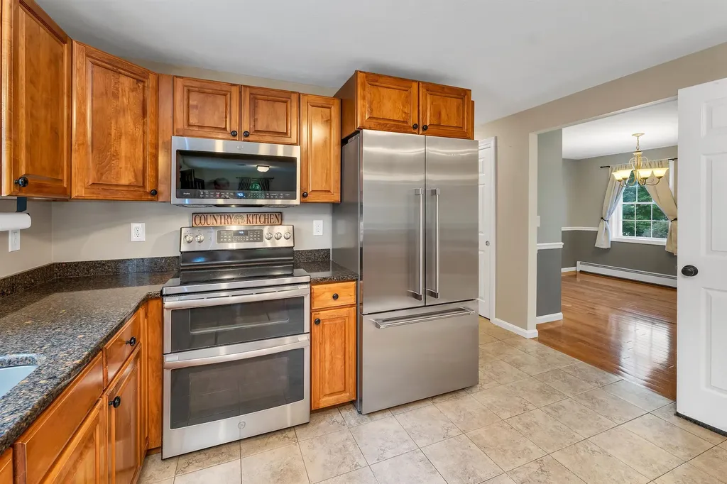 21 Cindy Drive Hooksett NH 03106