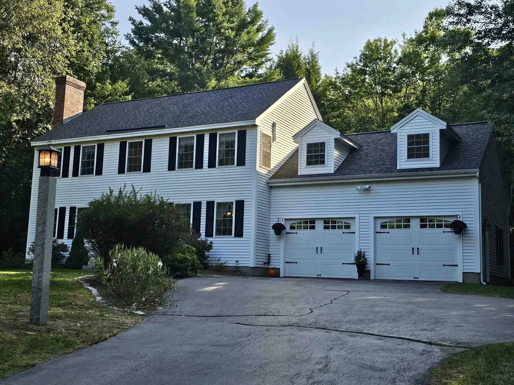 21 Cindy Drive Hooksett NH 03106