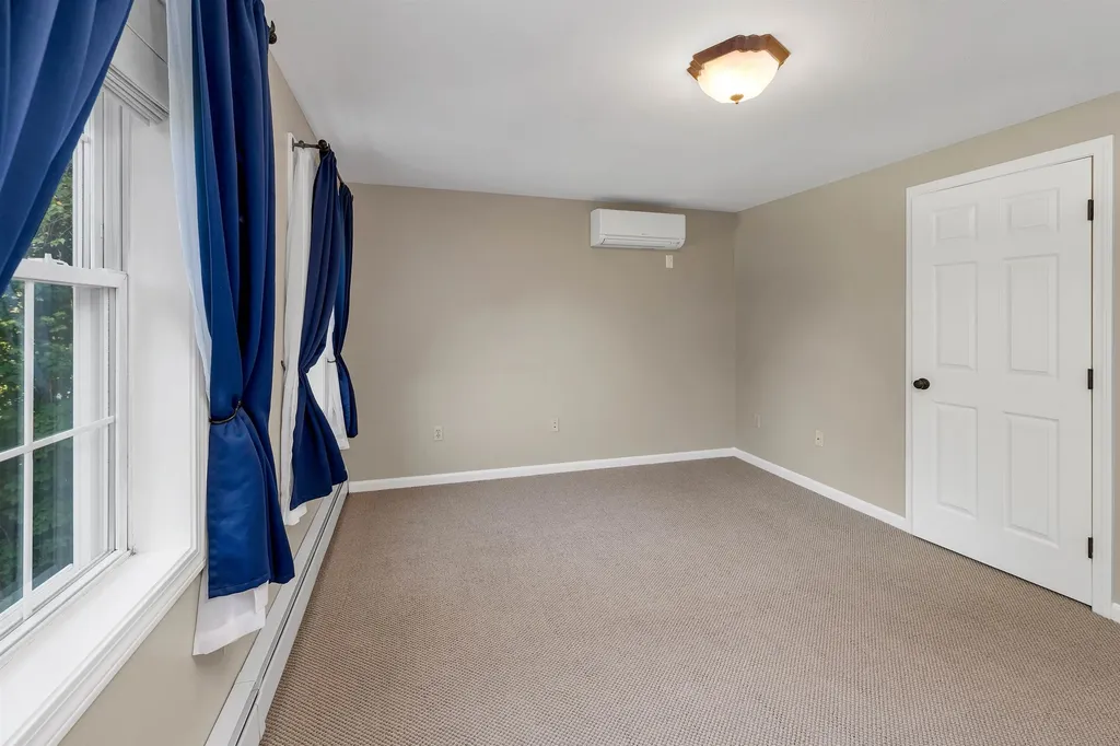 21 Cindy Drive Hooksett NH 03106