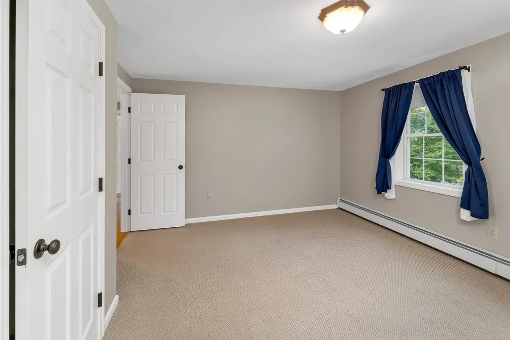 21 Cindy Drive Hooksett NH 03106