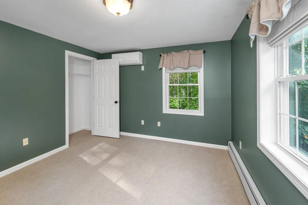 21 Cindy Drive Hooksett NH 03106