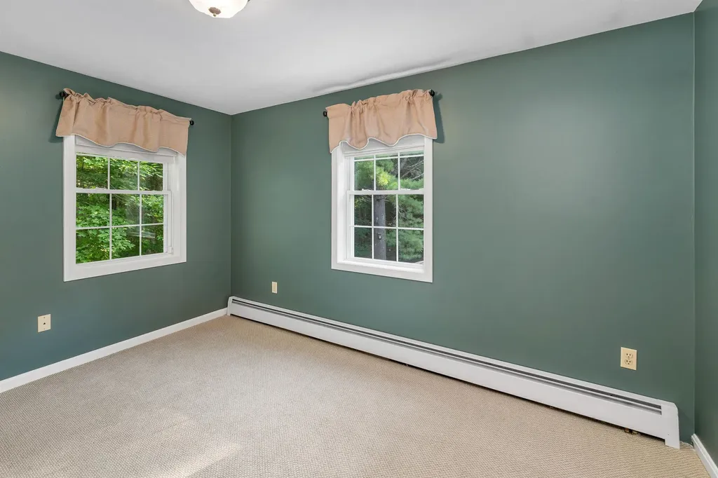 21 Cindy Drive Hooksett NH 03106