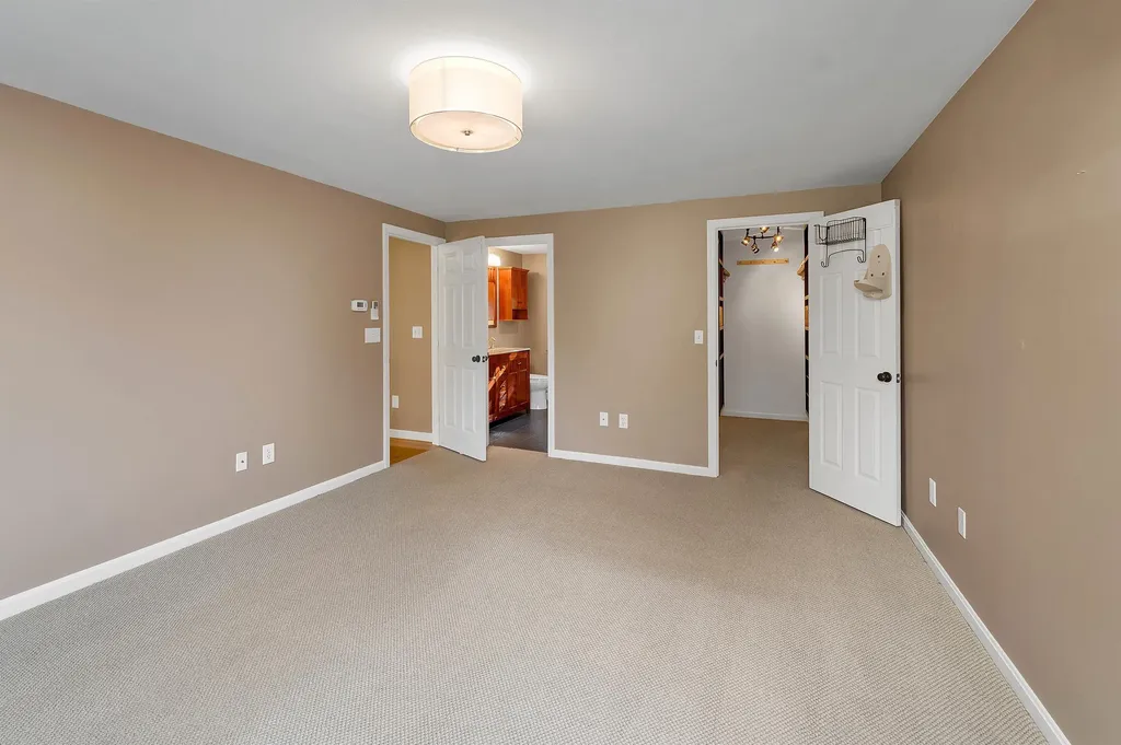 21 Cindy Drive Hooksett NH 03106