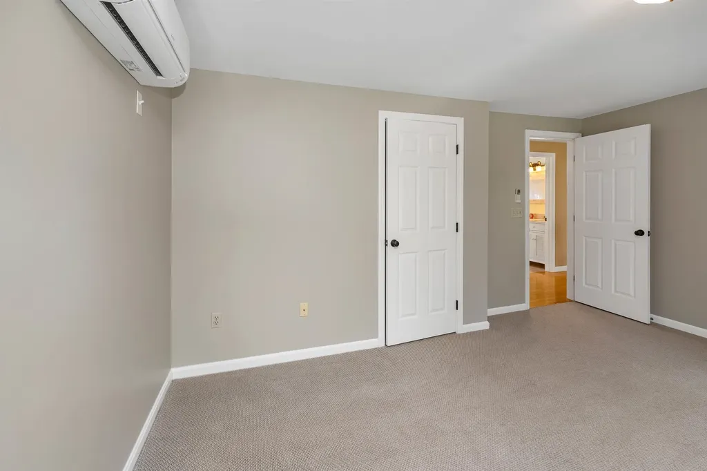 21 Cindy Drive Hooksett NH 03106