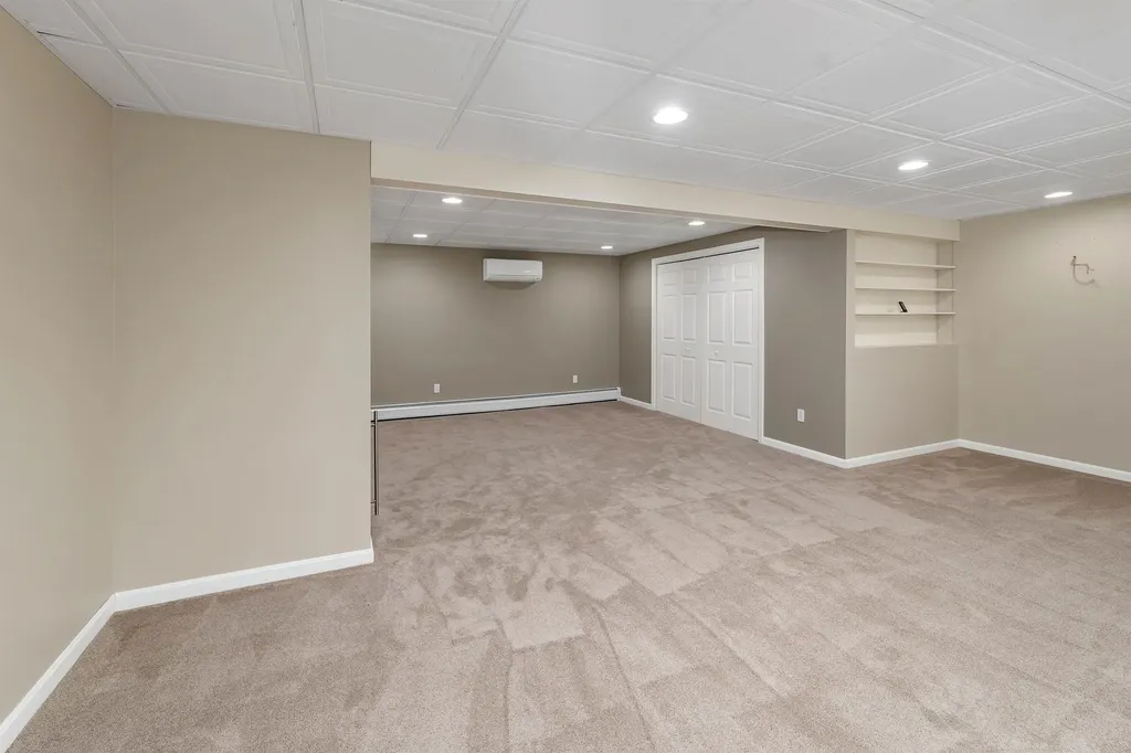 21 Cindy Drive Hooksett NH 03106