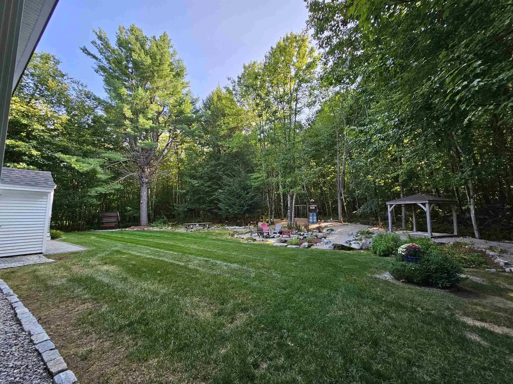 21 Cindy Drive Hooksett NH 03106