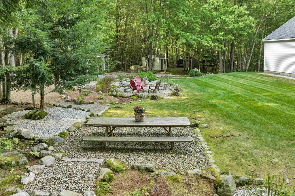 21 Cindy Drive Hooksett NH 03106