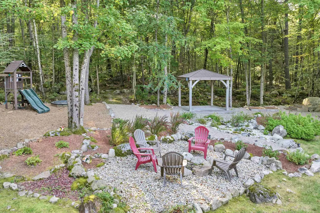 21 Cindy Drive Hooksett NH 03106