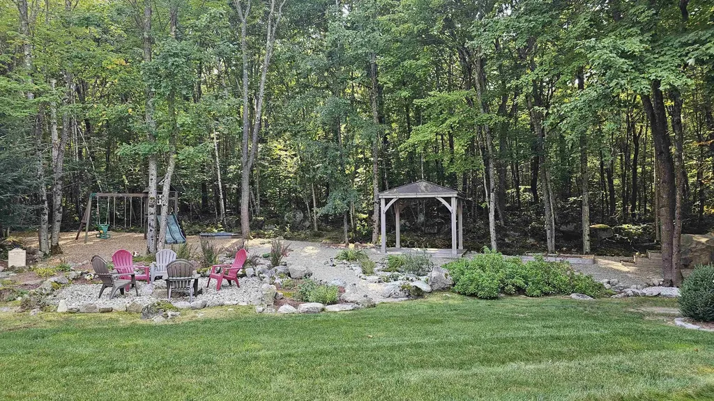 21 Cindy Drive Hooksett NH 03106