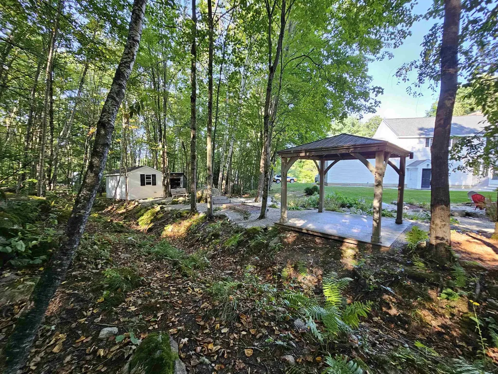 21 Cindy Drive Hooksett NH 03106