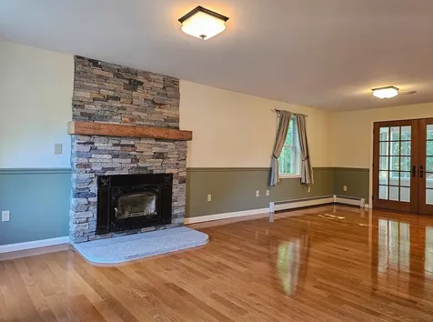 21 Cindy Drive Hooksett NH 03106