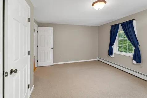 21 Cindy Drive Hooksett NH 03106