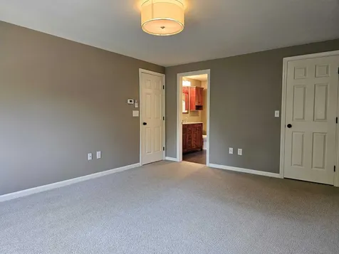 21 Cindy Drive Hooksett NH 03106